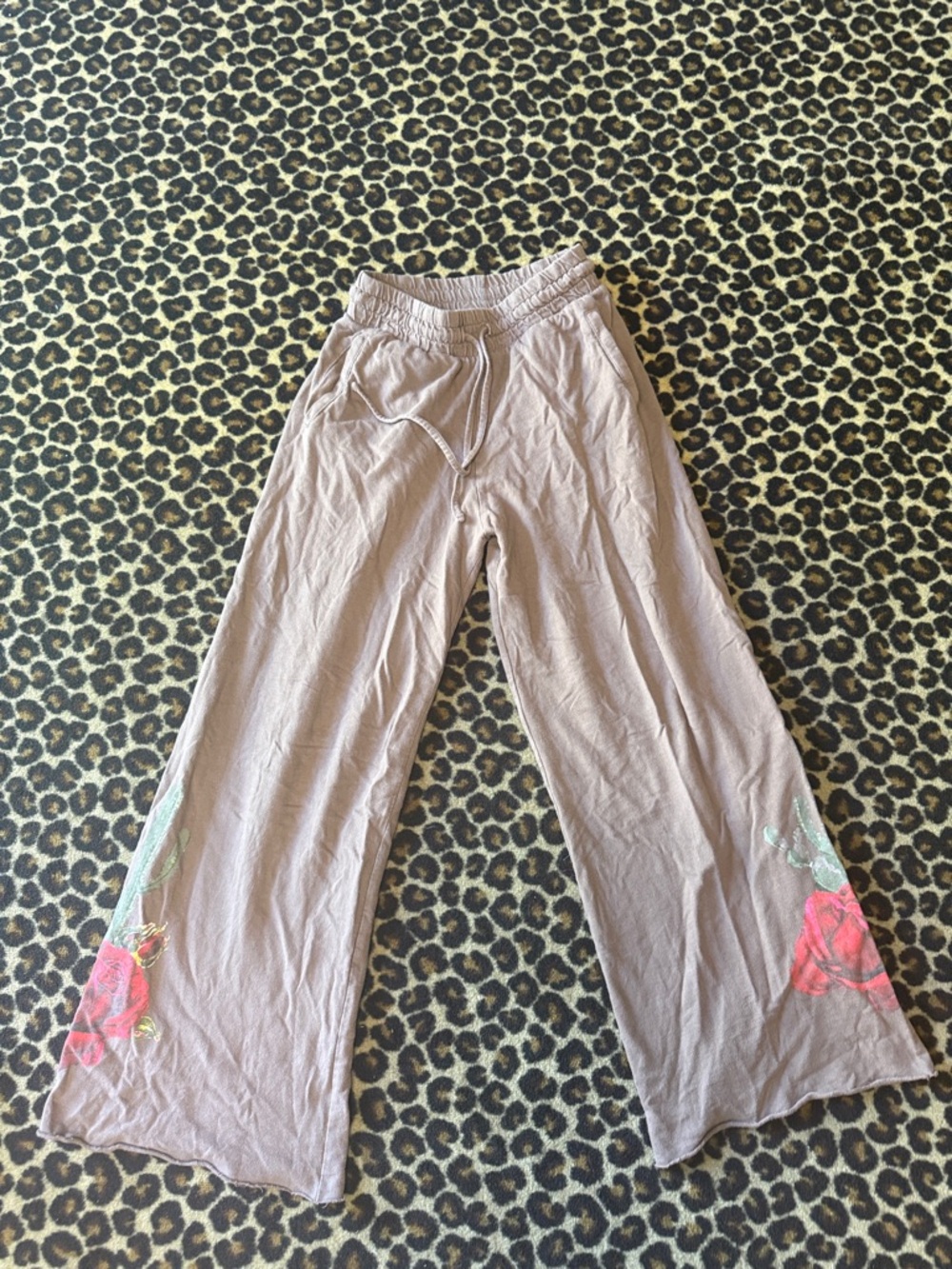 Women’s Rose Print Lounge Pants